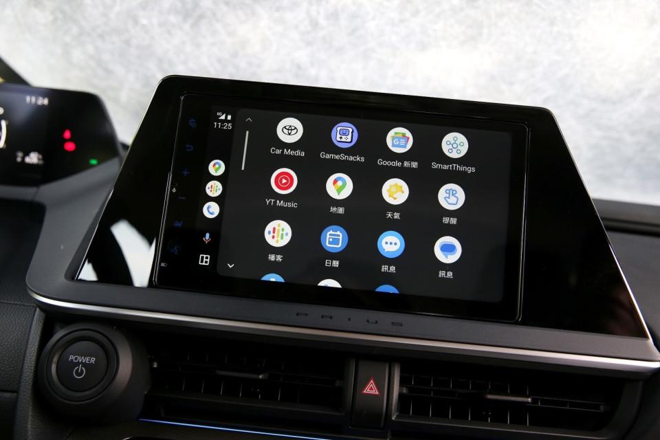 標配的Drive+ Link 9吋4G聯網觸控式主機，整合了聲控、空調以及衛星導航等系統功能，並可無線支援Apple CarPlay & Android Auto連結機能。