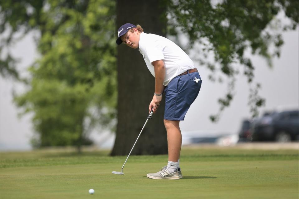 Delta's Riley Bratton puts on the 18th hole during the IHSAA Monroe Central boys golf sectional tournament at Hickory Hills Golf Course on Monday, June 5, 2023.