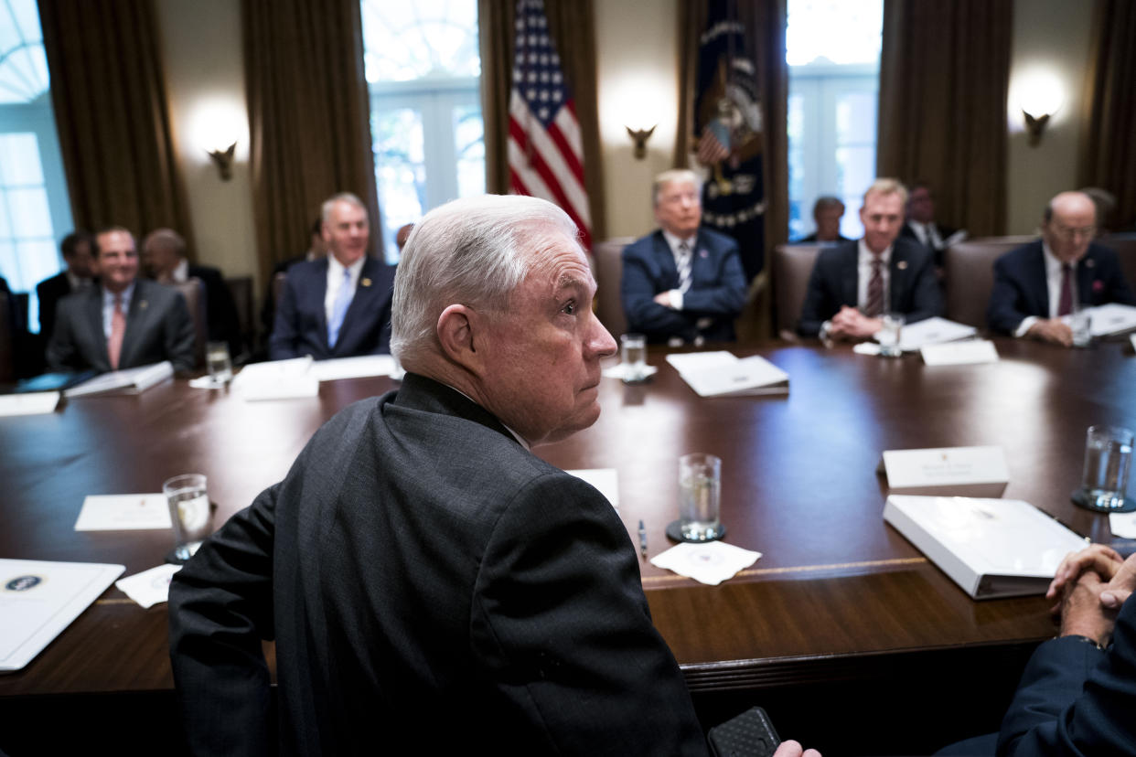 El fiscal general Jeff Sessions durante una reunión del gabinete en la Casa Blanca en Washington, el 9 de mayo de 2018. (Doug Mills/The New York Times)