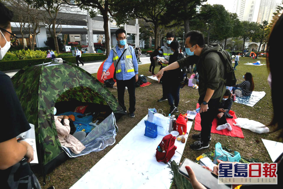 警方及康文署人員加強巡查。