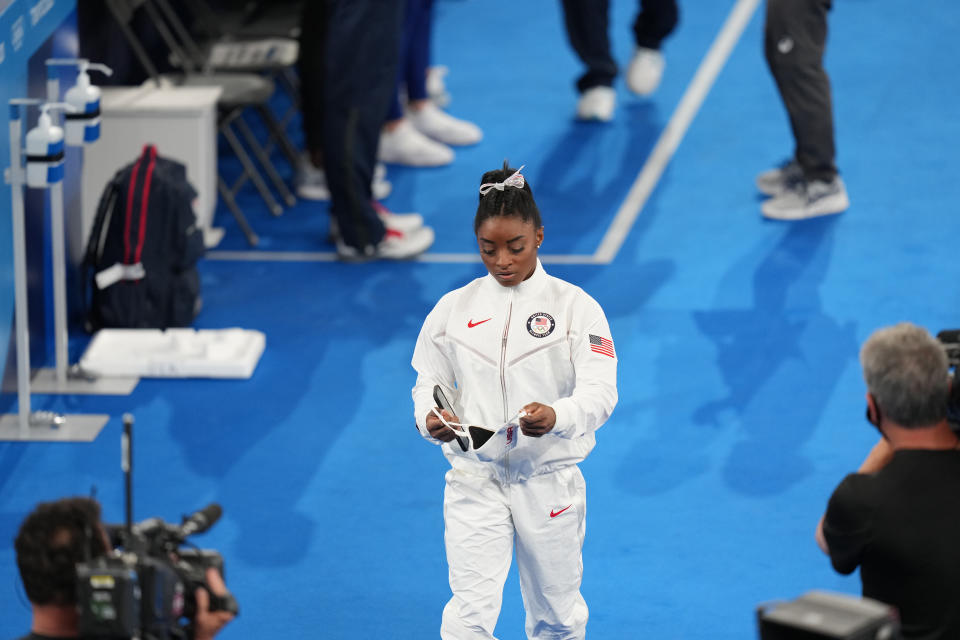Simone Biles de Estados Unidos, durante la final femenil de gimnasia artística en los Juegos Olímpicos de Tokio, que fueron postergados, el martes 27 de julio de 2021. (Doug Mills/The New York Times).