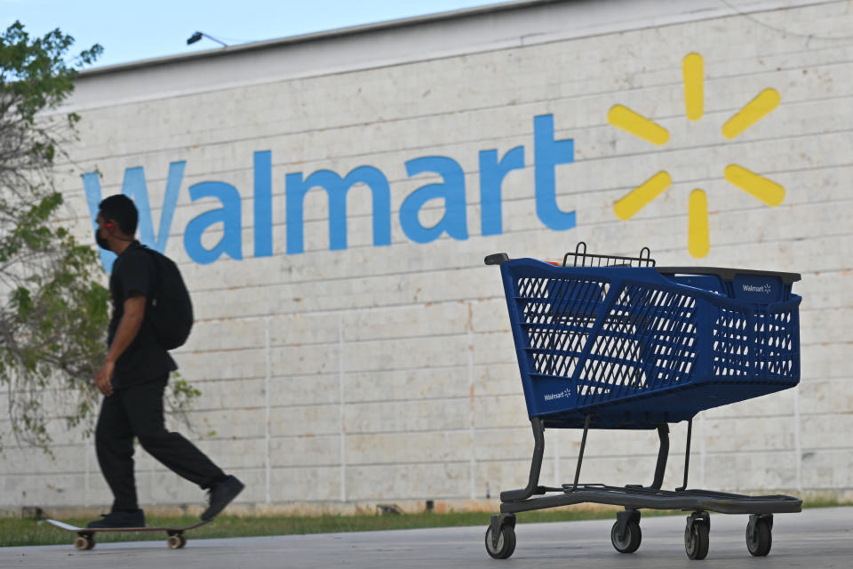 Encuentra aquí las gangas de la semana en Walmart. (Foto: Artur Widak/NurPhoto via Getty Images)