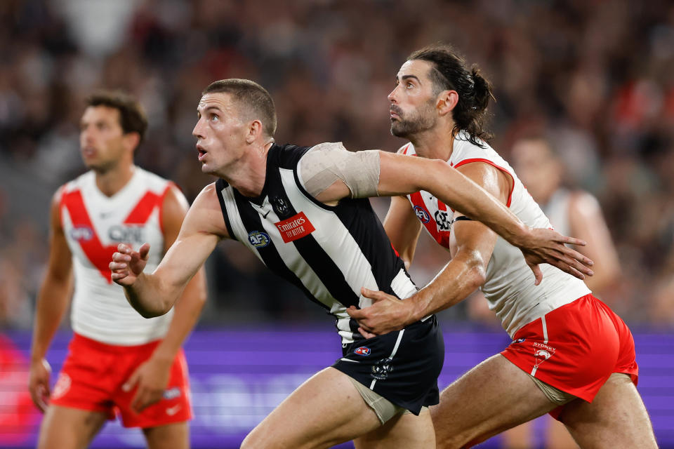 Brodie Grundy in action for the Swans.