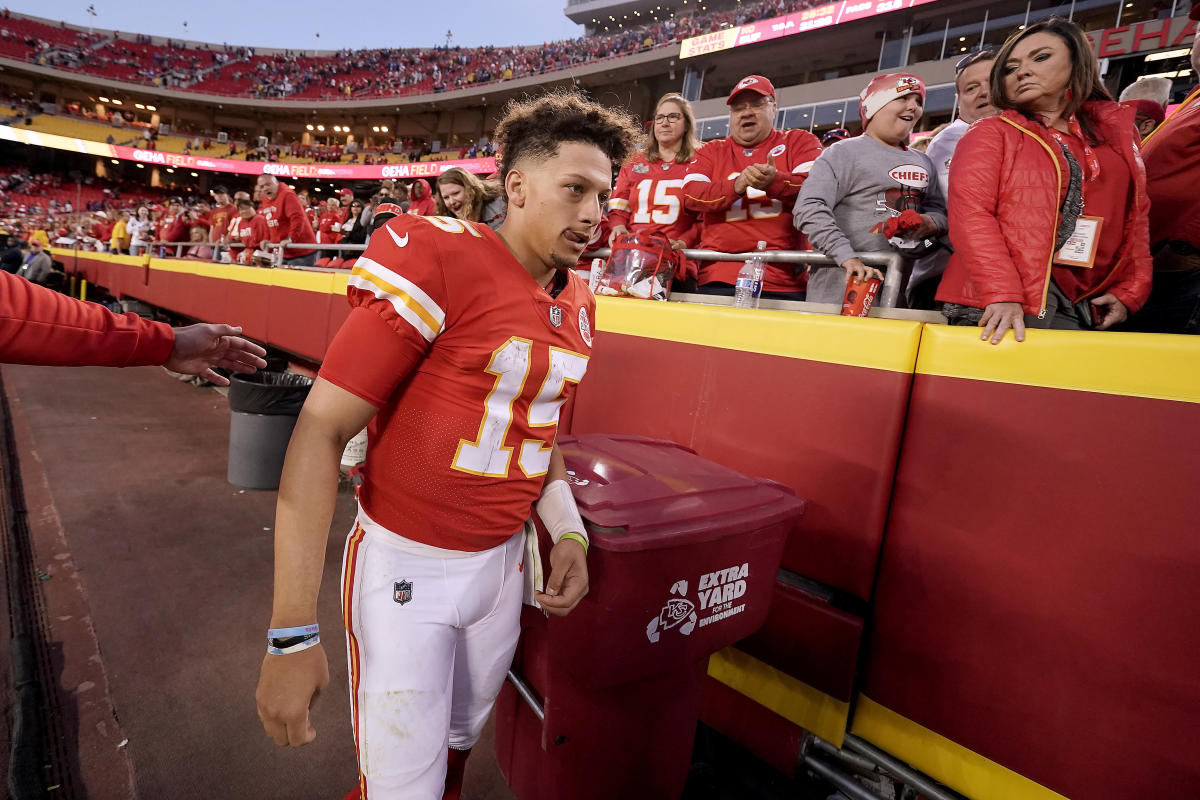 Chiefs News: Concerns rise after blowout loss to Bills - Yahoo