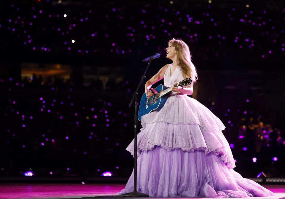 INGLEWOOD, CALIFORNIA - AUGUST 03: EDITORIAL USE ONLY. NO BOOK COVERS. Taylor Swift performs onstage during "Taylor Swift | The Eras Tour" at SoFi Stadium on August 03, 2023 in Inglewood, California. (Photo by Emma McIntyre/TAS23/Getty Images for TAS Rights Management)