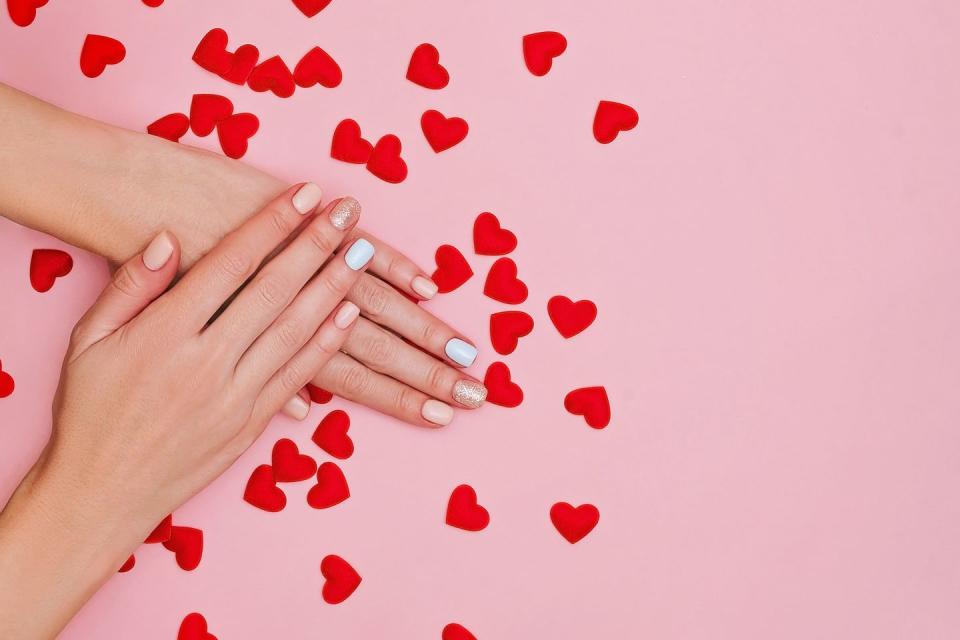 valentines day nail ideas peach white glitter