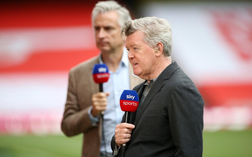 Geoff Shreeves presents for Sky Sports at Emirates Stadium ahead of the Premier League match between Arsenal FC and Leicester City at Emirates Stadium on July 7, 2020 in London, United Kingdom - Getty Images/Plumb Images