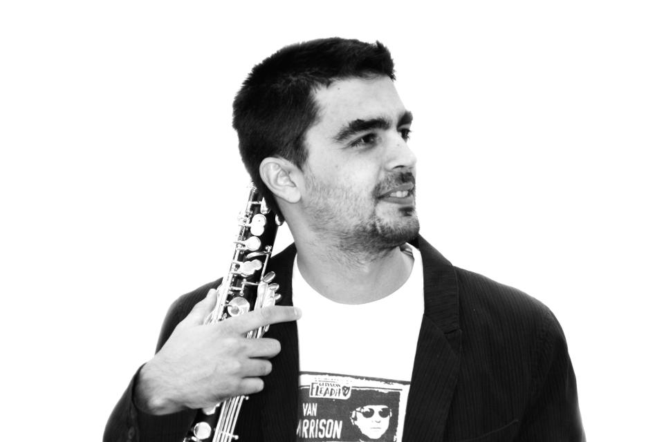 Jorge Veriago will play original music on a bass clarinet and electronic instruments.