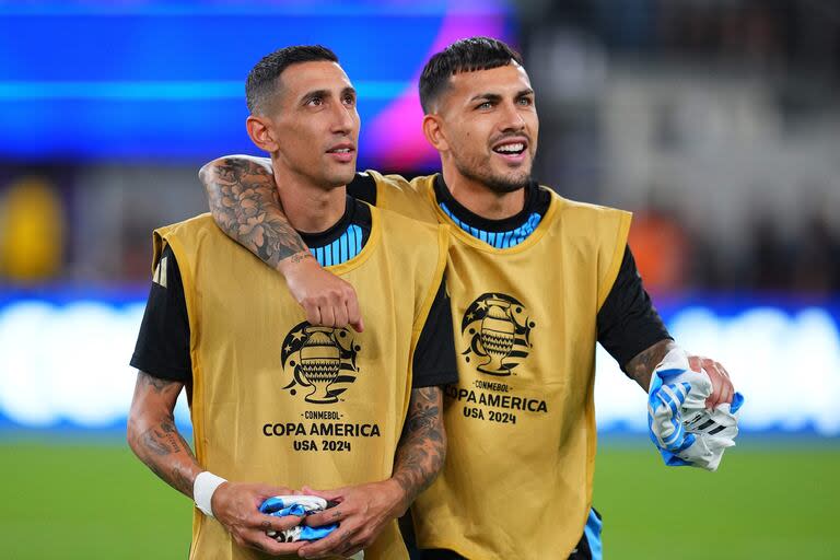 Angel Di Maria estaría desde el arranque, pero se mantiene el interrogante acerca de la titularidad de Leandro Paredes (Photo by Mitchell Leff / GETTY IMAGES NORTH AMERICA / Getty Images via AFP)