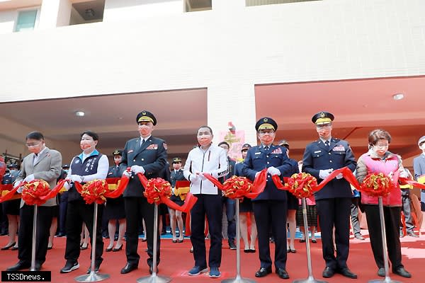 新北市政府消防局國光分隊與警察局國光派出所完成共構新建，今日舉行落成啟用典禮。（記者王志誠攝）