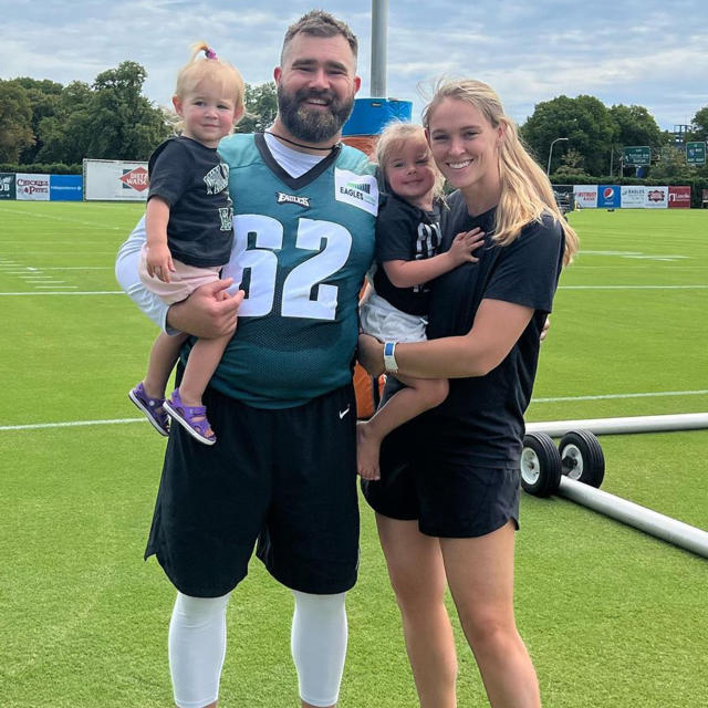 Don't deny Eagles' Jason Kelce of his TV on a flight