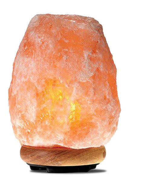 Himalayan salt lamps are said to have many benefits like improving allergy symptoms, boost mood level and increase energy, but even if they don&rsquo;t, they&rsquo;re a stunning bedside accessory for anyone. Buy one <strong><a href="https://www.amazon.com/Himalayan-Glow-1001-Certified-himalayan/dp/B002LZUE76/ref=sr_1_7?s=furniture&amp;ie=UTF8&amp;qid=1544993578&amp;sr=1-7&amp;keywords=himalayan+salt+lamp">here</a></strong>.
