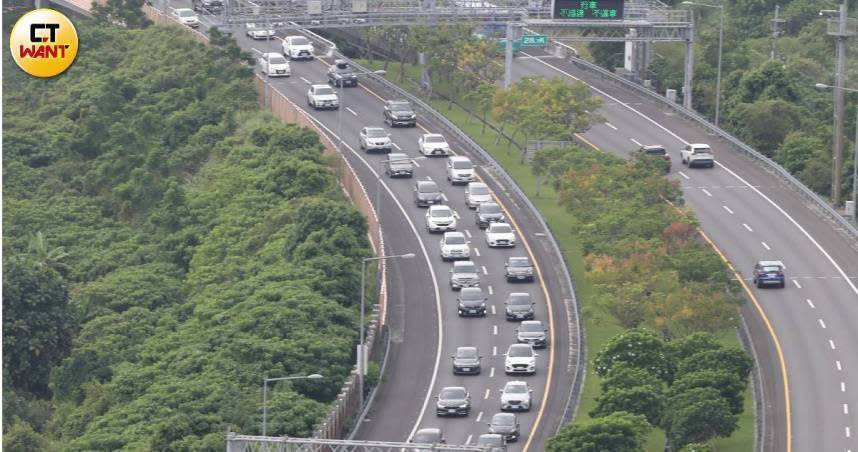 清明連假第3日，高公局預估國道有13處重點壅塞路段。（示意圖／李宗明攝影）