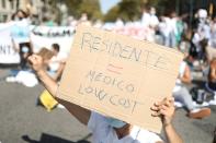 Internal medical residents (MIR) demand "decent working conditions" after COVID-19 emergency in Barcelona