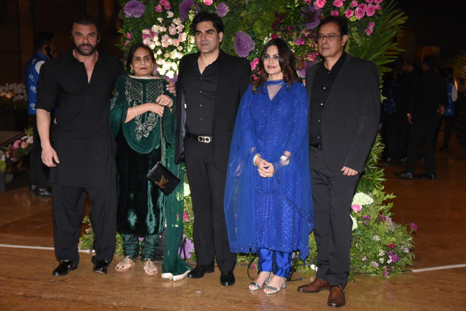 Sohail and Arbaaz Khan with their family. 