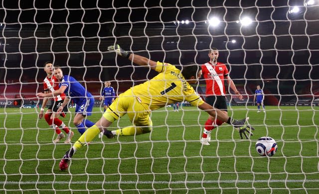 Jonny Evans scores Leicester's equaliser