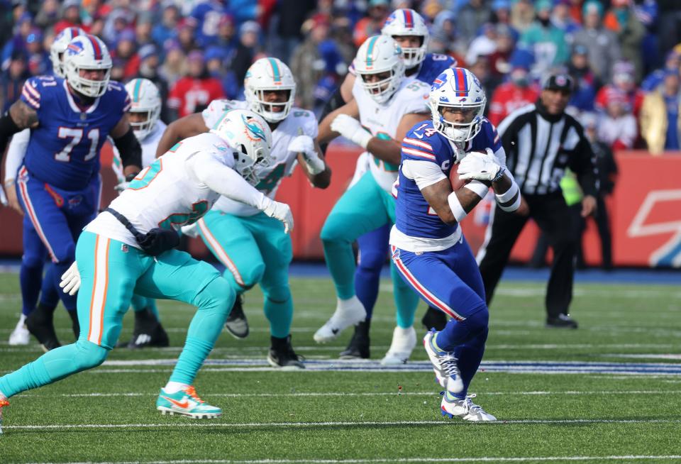 Bills receiver Stefon Diggs had 7 catches against Miami in a 34-31 win. 