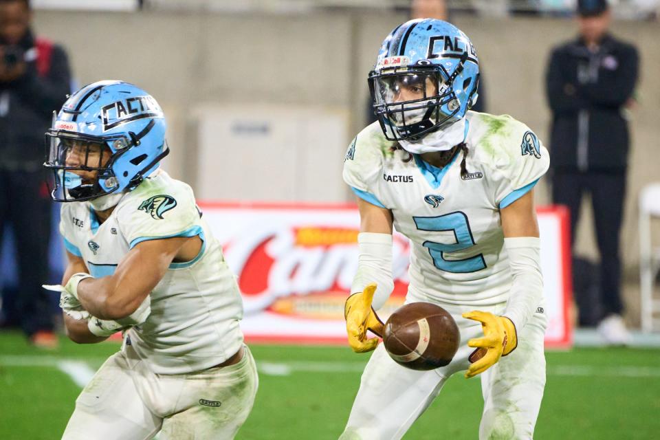 Dec 9, 2022; Tempe, AZ, USA; Cactus Cobras wide receiver Nikko Boncore-Montoya (2) handles the ball behind the line of scrimmage during the AIA 5A state championship game at Sun Devil Stadium in Tempe on Friday, Dec. 9, 2022. He had another big season in 2023. Mandatory Credit: Alex Gould/The Republic