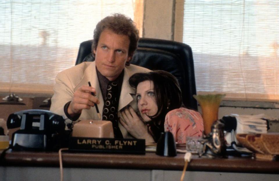 woody harrelson and courtney love in 'the people vs larry flynt'