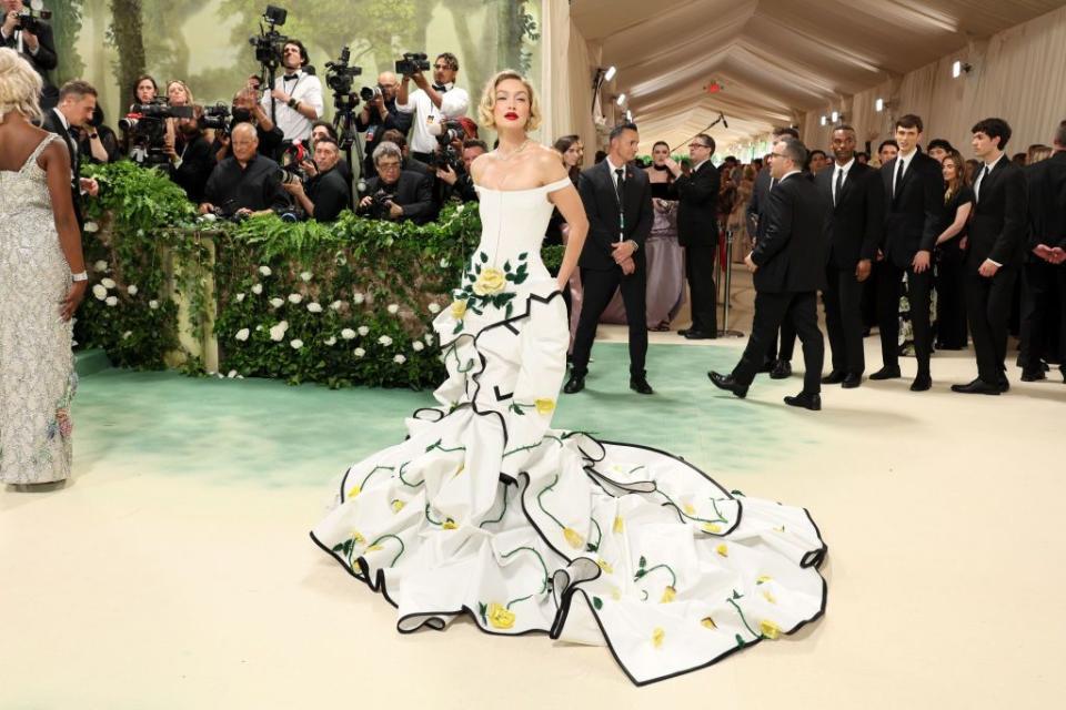 new york, new york may 06 gigi hadid attends the 2024 met gala celebrating sleeping beauties reawakening fashion at the metropolitan museum of art on may 06, 2024 in new york city photo by dia dipasupilgetty images