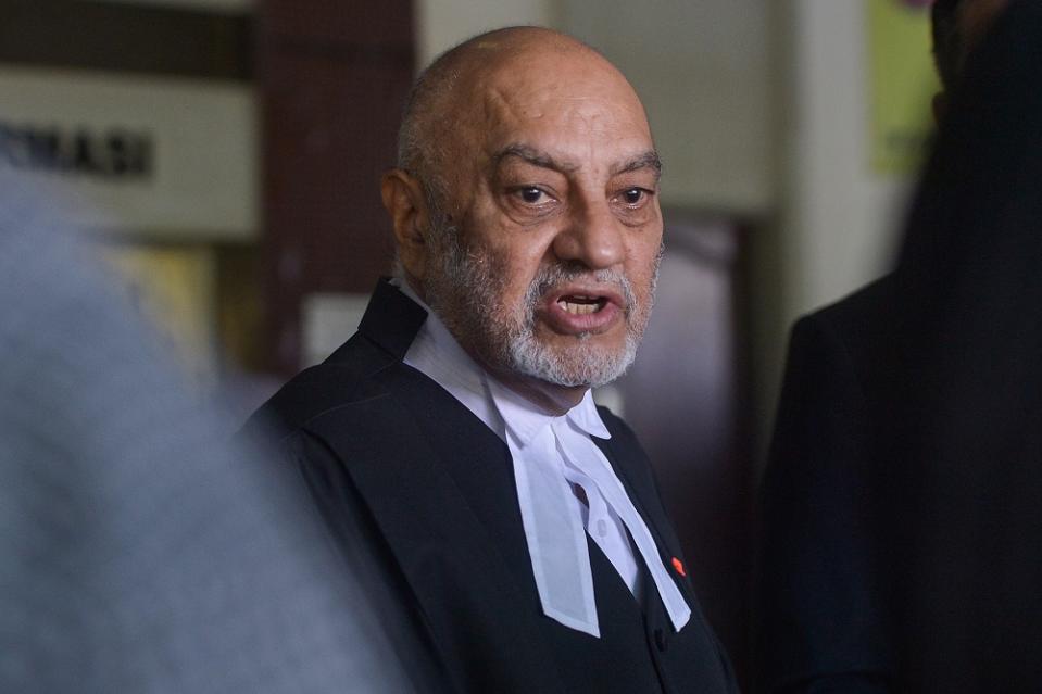 Simon Momoh's lawyer Datuk Gurdial Singh Nijar is pictured at the Shah Alam Court on April 21, 2021. ― Picture by Miera Zulyana