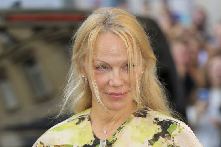 Pamela Anderson, invitada de honor en el desfile de Victoria Beckham durante la Semana de la Moda de París