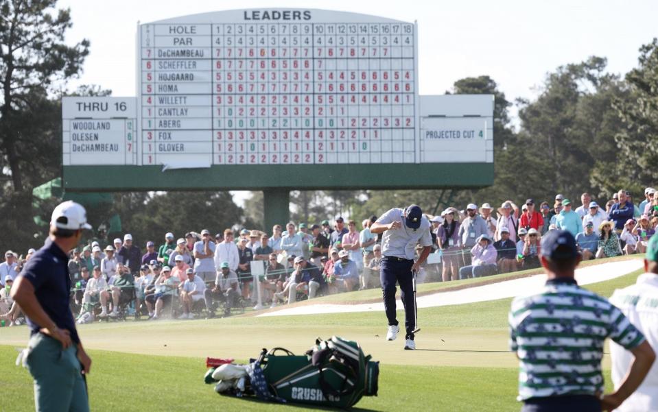 Strong winds around the 18th green at Augusta National