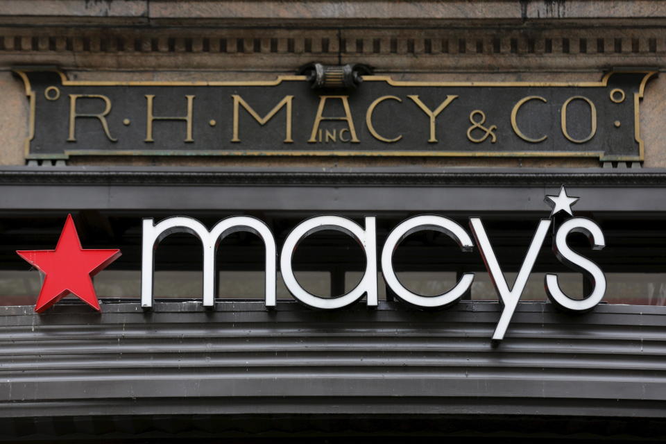 The R.H. Macy and Co. flagship department store is seen in midtown New York, New York, in November 2015. (Photo: Brendan McDermid / Reuters)