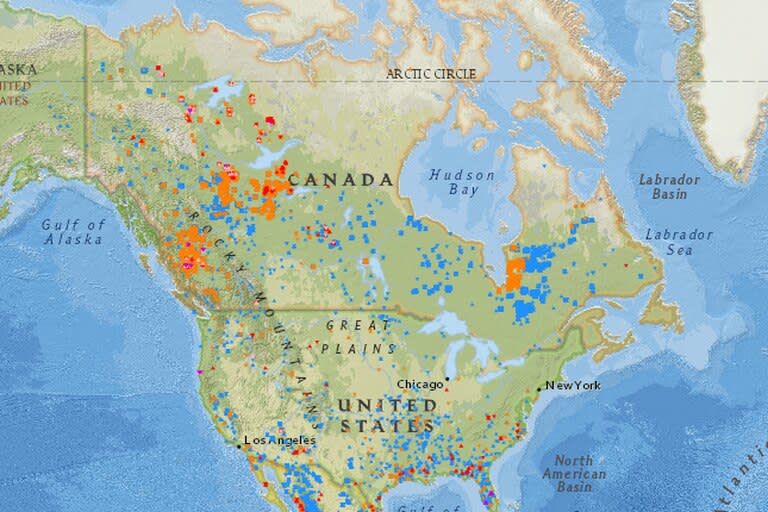 Mapa de focos de incendios en Canadá. (Fuente: mapa satelital de NASA FIRMS).