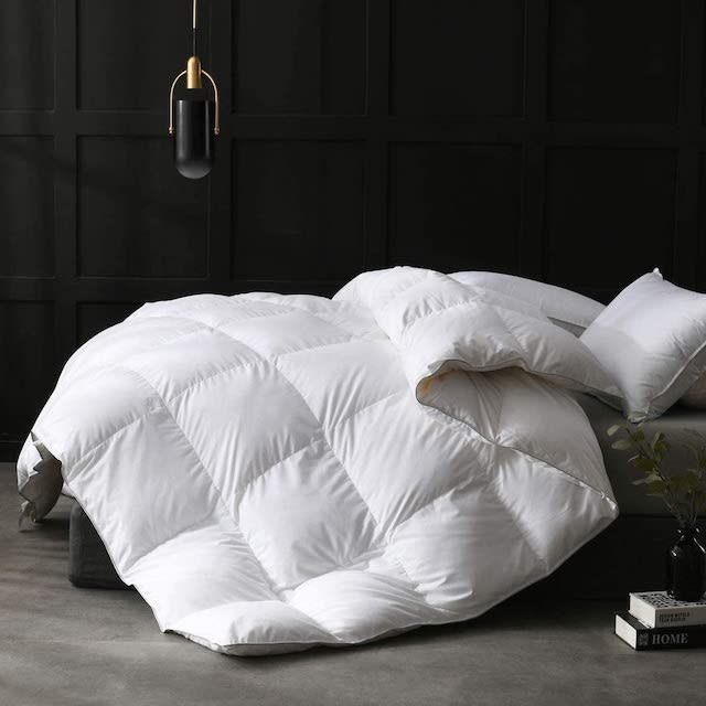 APSMILE Queen Size Heavyweight Goose Feathers Down Comforter