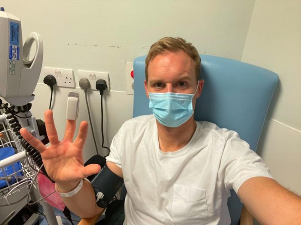 The BBC Breakfast presenter shared a mask selfie from the hospital ward  (Dan Walker Twitter)