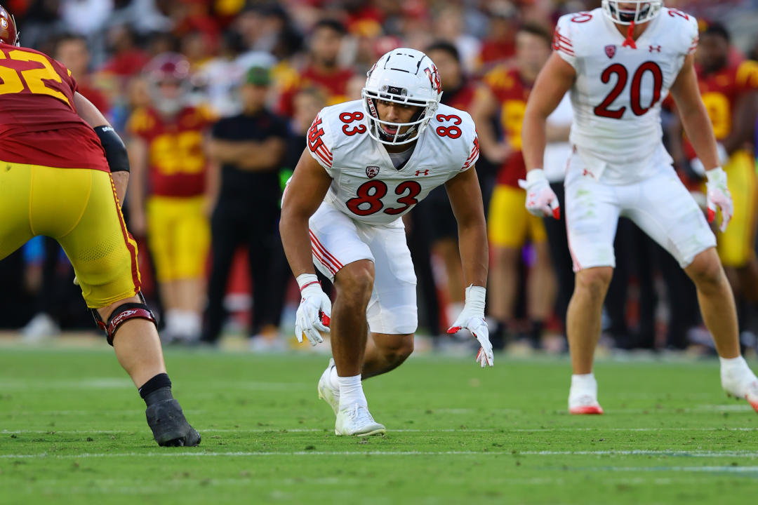 LOS ANGELES, CA - OCTOBER 21: Utah Utes defensive end Jonah Elliss (83) lines up at line of scrimmage during a college football game between the Utah Utes against the USC Trojans on October 21, 2023, at United Airlines Field at The Los Angeles Memorial Coliseum in Los Angeles, CA. (Photo by Jordon Kelly/Icon Sportswire via Getty Images)