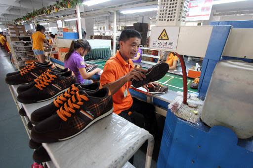 Subjetivo artillería Donación Miles de trabajadores en huelga en una fábrica china que suministra a Nike  y Adidas