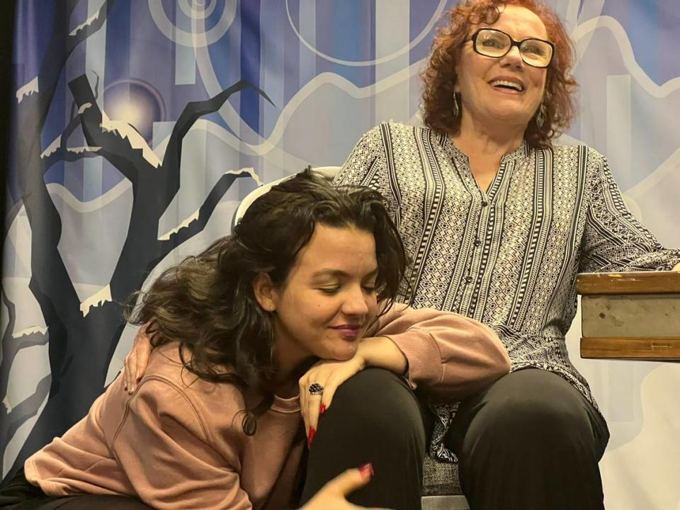 Zully Montero y Laura Alemán en una escena de ‘Las lloronas’