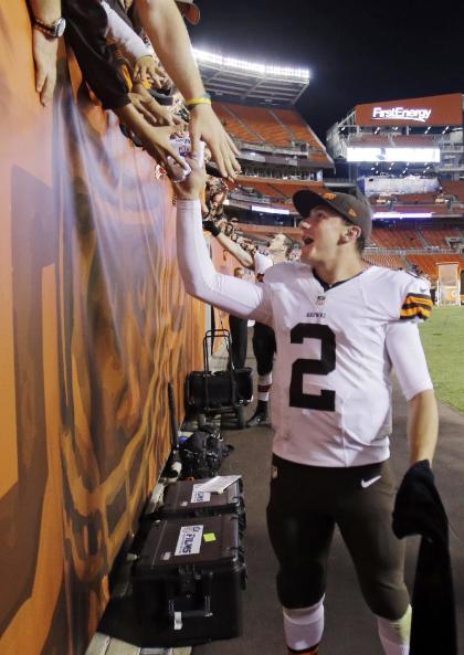 Browns quarterback Johnny Manziel (AP Photo/Tony Dejak)