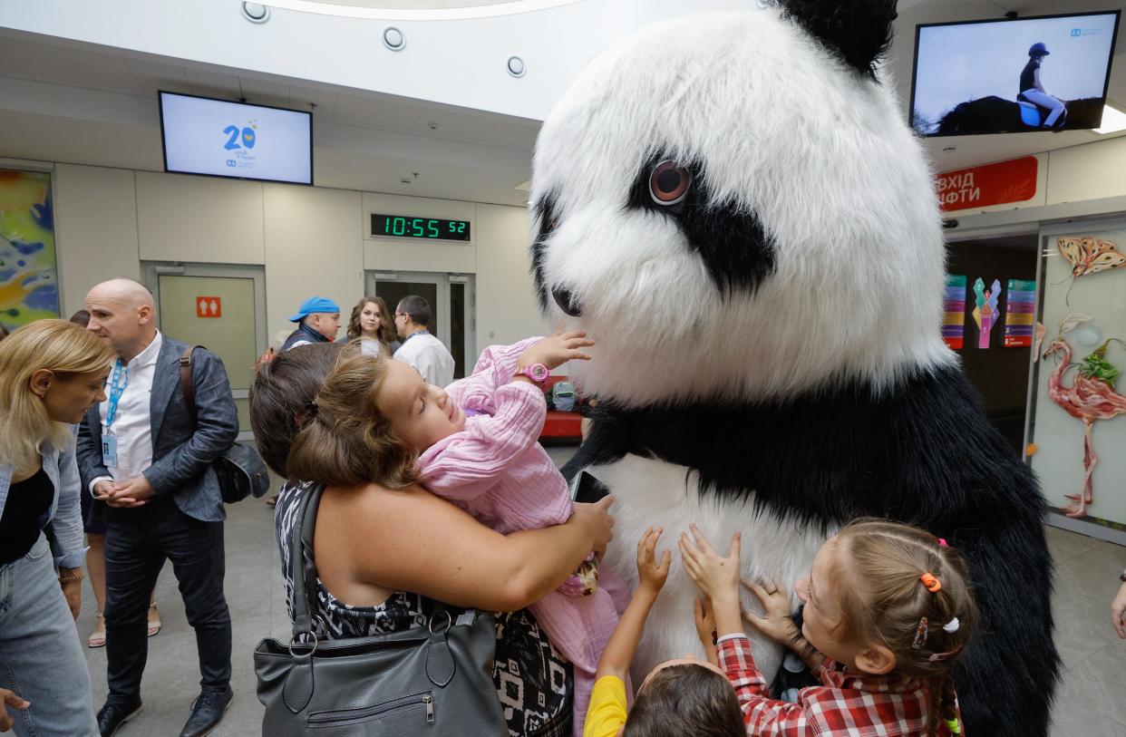 A panda came to visit the children  at the Ohmatdyt Hospital, many of the patients  have been injured in the war (EPA)