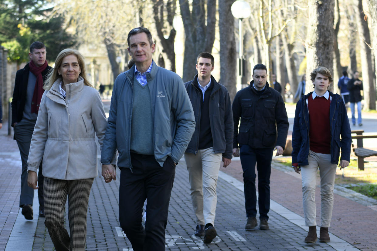 VITORIA-GASTEIZ, SPAIN - DECEMBER 25: Iñaki Urdangarin, Princess Cristina of Spain, Pablo Urdangarín y Borbón, Miguel Urdangarin y Borbón and Juan Valentín Urdangarin y Borbón are seen in Vitoria on Christmas Day on December 25, 2019 in Vitoria-Gasteiz, Spain. (Photo by Europa Press Entertainment/Europa Press via Getty Images)