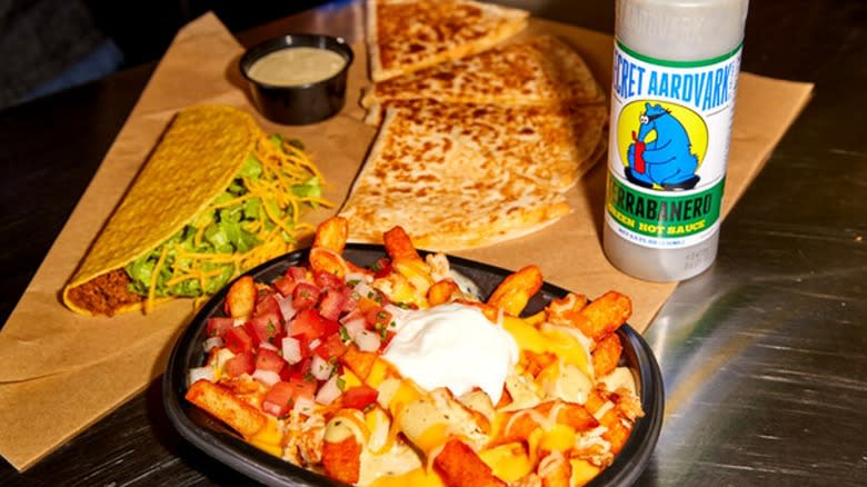 Loaded Nachos Secret Aardvark sauce