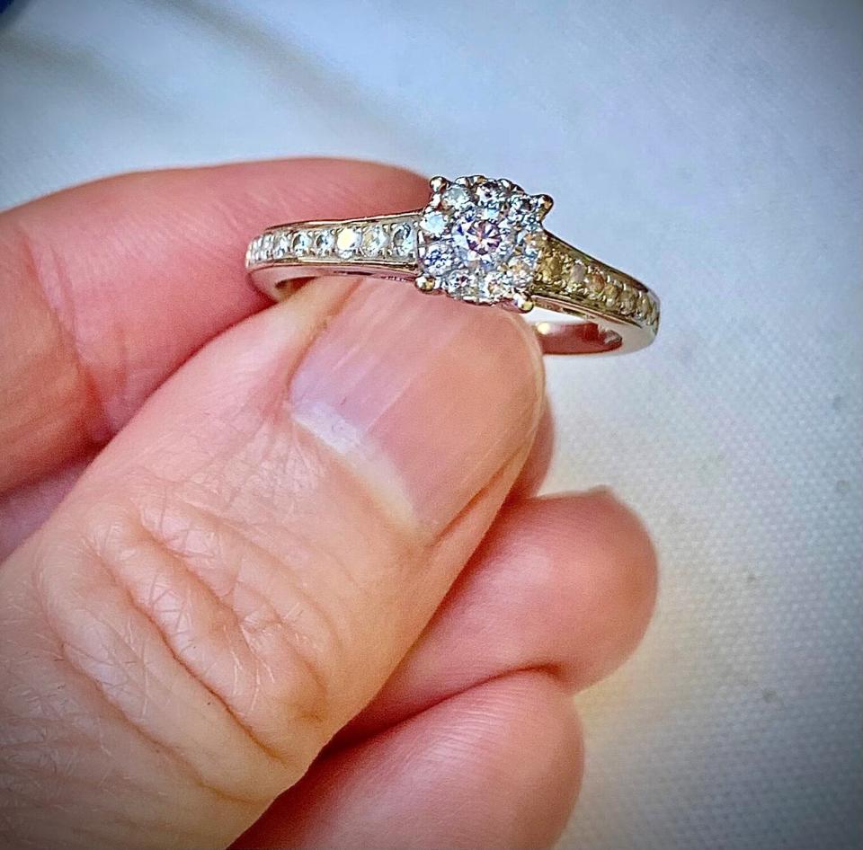 Officer Helps Woman Find Her Lost Engagement Ring at N.H. Beach