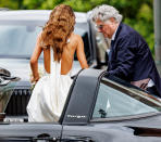 <p>Für ihre Hochzeit hat sich Franca Lehfeldt für ein rückenfreies Kleid von Halfpenny London entschieden. (Foto: Axel Heimken/dpa)</p> 