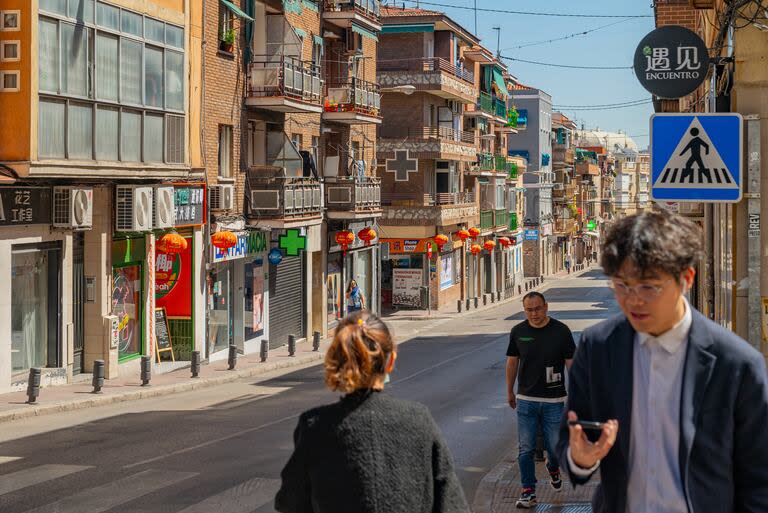 El barrio madrileño de Usera, conocido como Chinatown; compradores chinos han adquirido muchas casas en la ciudad