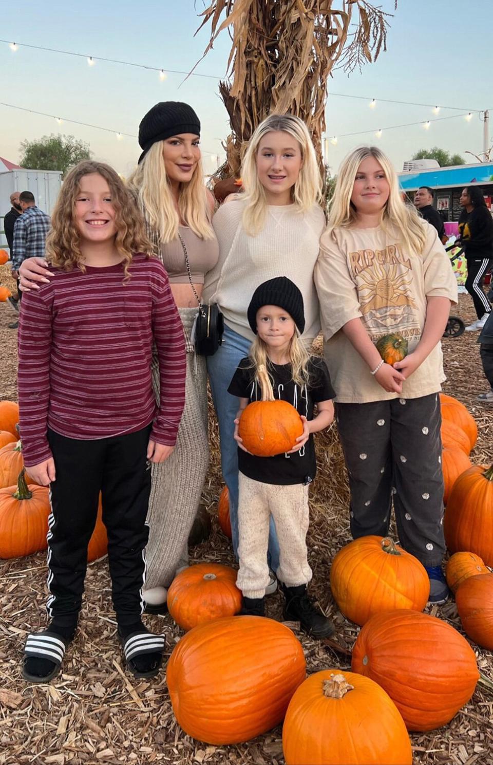 Tori Spelling's Kids Look All Grown Up As They Enjoy Pumpkin Picking and Carving Together