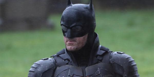 The Batman: fotos del set revelan el traje completo