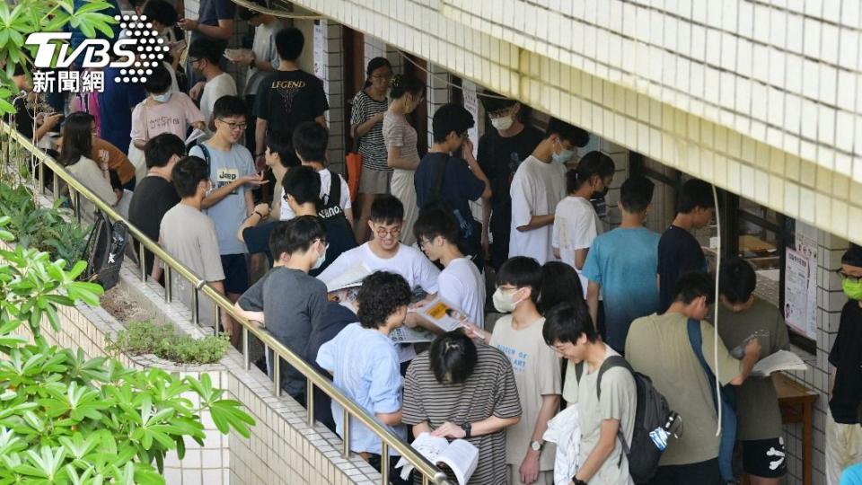 大學分科測驗一連兩天登場。（圖／胡瑞麒攝）