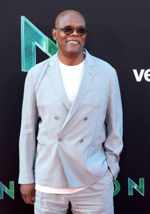 Twitter Is Convinced That This Old Pic Of Samuel L. Jackson Is