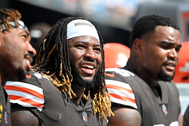 Browns defensive end Alex Wright is learning everything he can