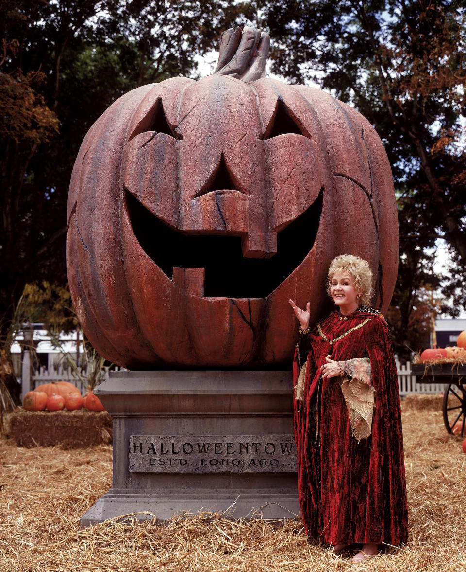 Halloweentown - 1998 (Singer White / Shutterstock)