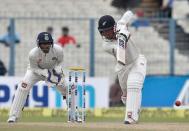 Cricket - India v New Zealand - Second Test cricket match - Eden Gardens, Kolkata - 01/10/2016. New Zealand's Luke Ronchi plays a shot. REUTERS/Rupak De Chowdhuri