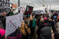 <p>Counter-protestors demonstrate during a “White Lives Matter” rally on October 28, 2017 in Shelbyville, Tenn. (Photo: Joe Buglewicz/Getty Images) </p>