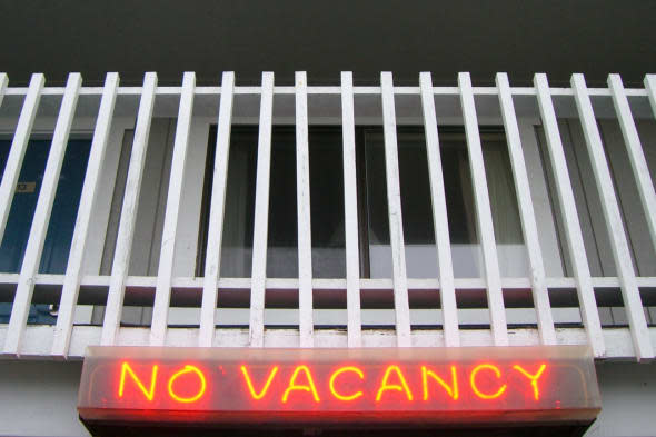 No vacancy sign on apartment.